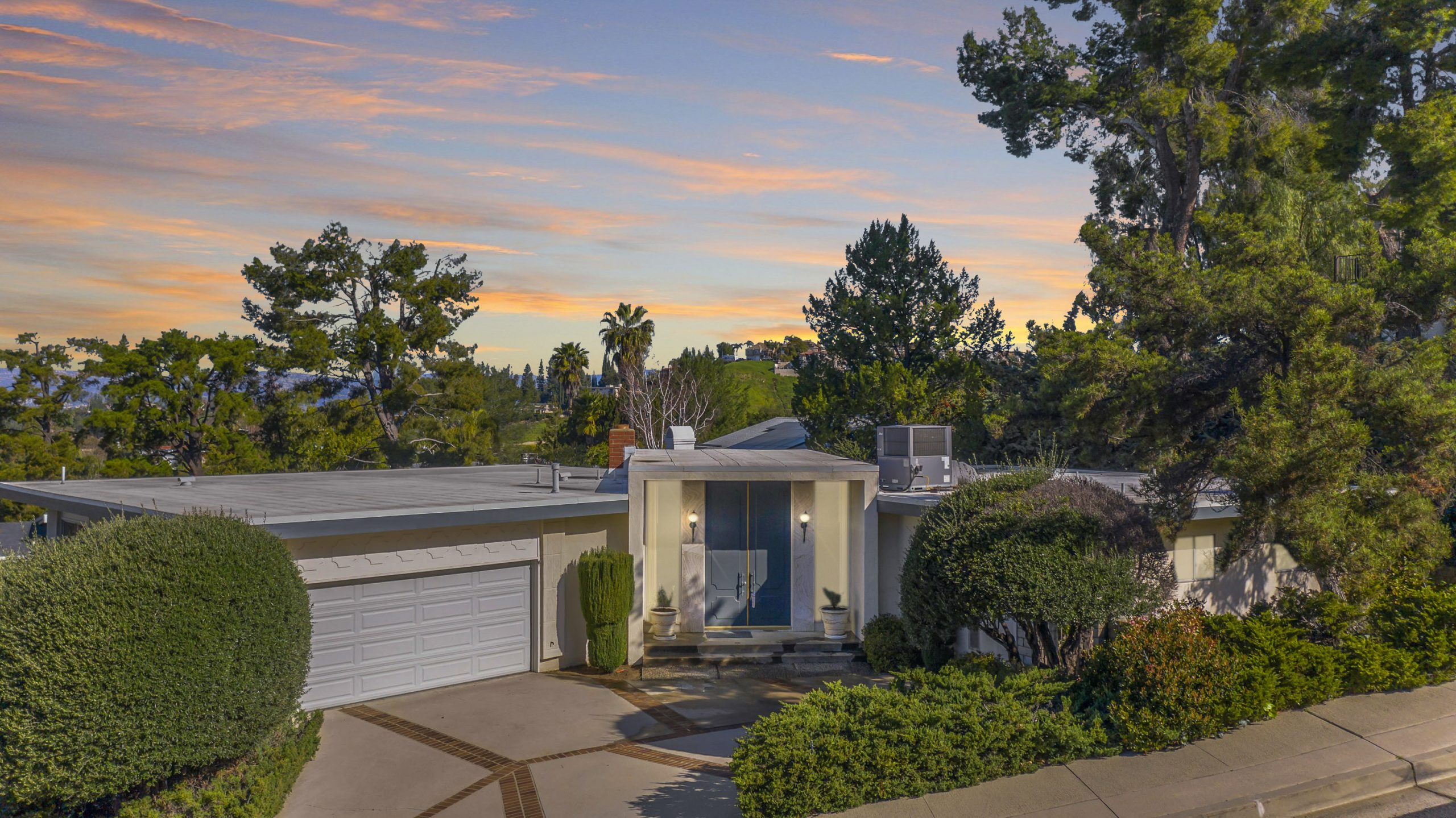PENDING Tranquil Mountain Retreat in Woodland Hills BrokerInTrust