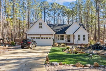 Custom Home-Nestled In Ideal Setting