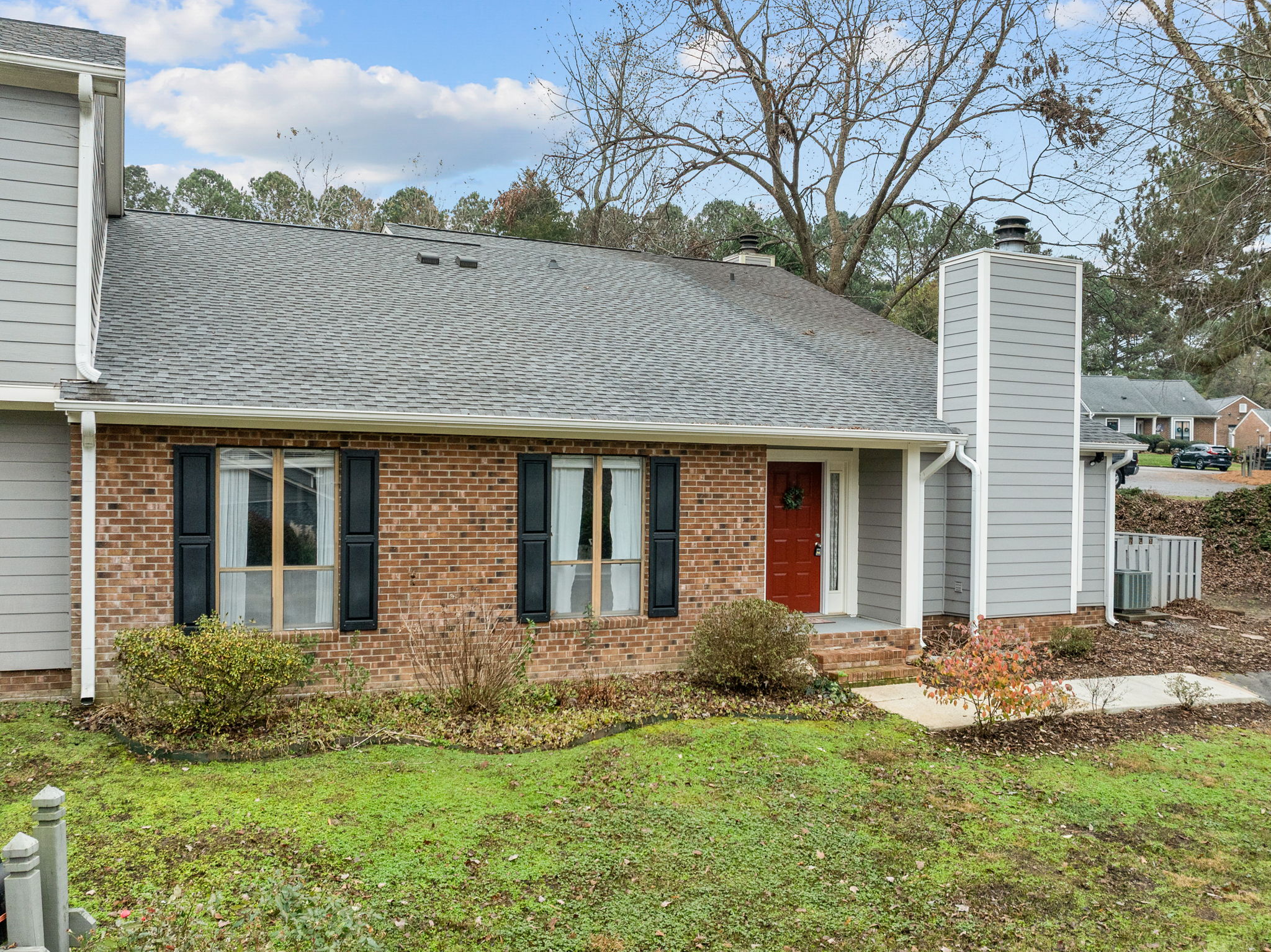 Perfect Cary Convenience—Modern Finishes, One-Level Layout, Unbeatable Access 2-web-or-mls-DJI_0535