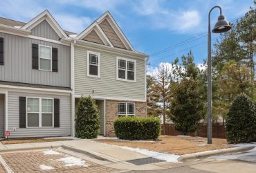 Comfort, Convenience & Natural Light—End-Unit Townhome Minutes from Everything