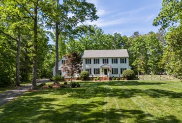 16260 Hunters Ridge Ln, Moseley VA 23120