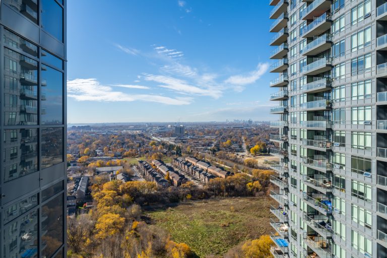 SOLD! This Modern 1 Bedroom Condo at Park Lawn & Lake Shore has been