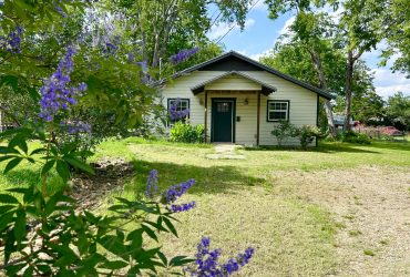 Charming 2 Bed, 1 Bath Near Downtown Sulphur Springs