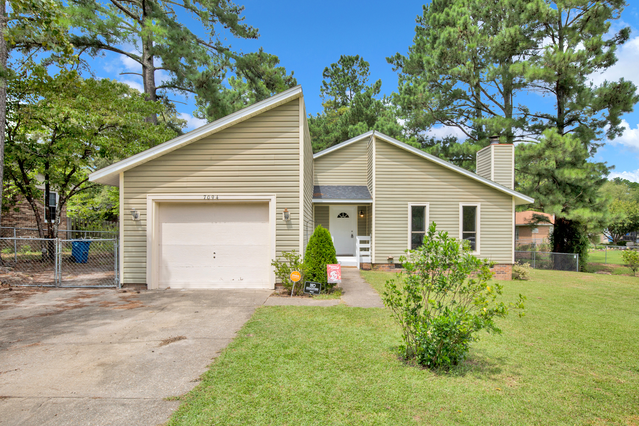 7094 Calamar Dr(01 of 31)