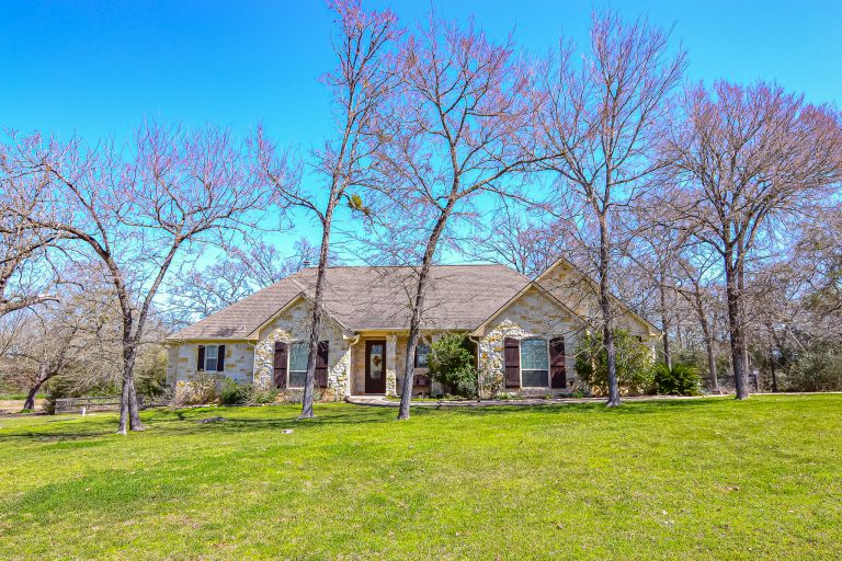 9144 King Oaks Drive Front yard 1