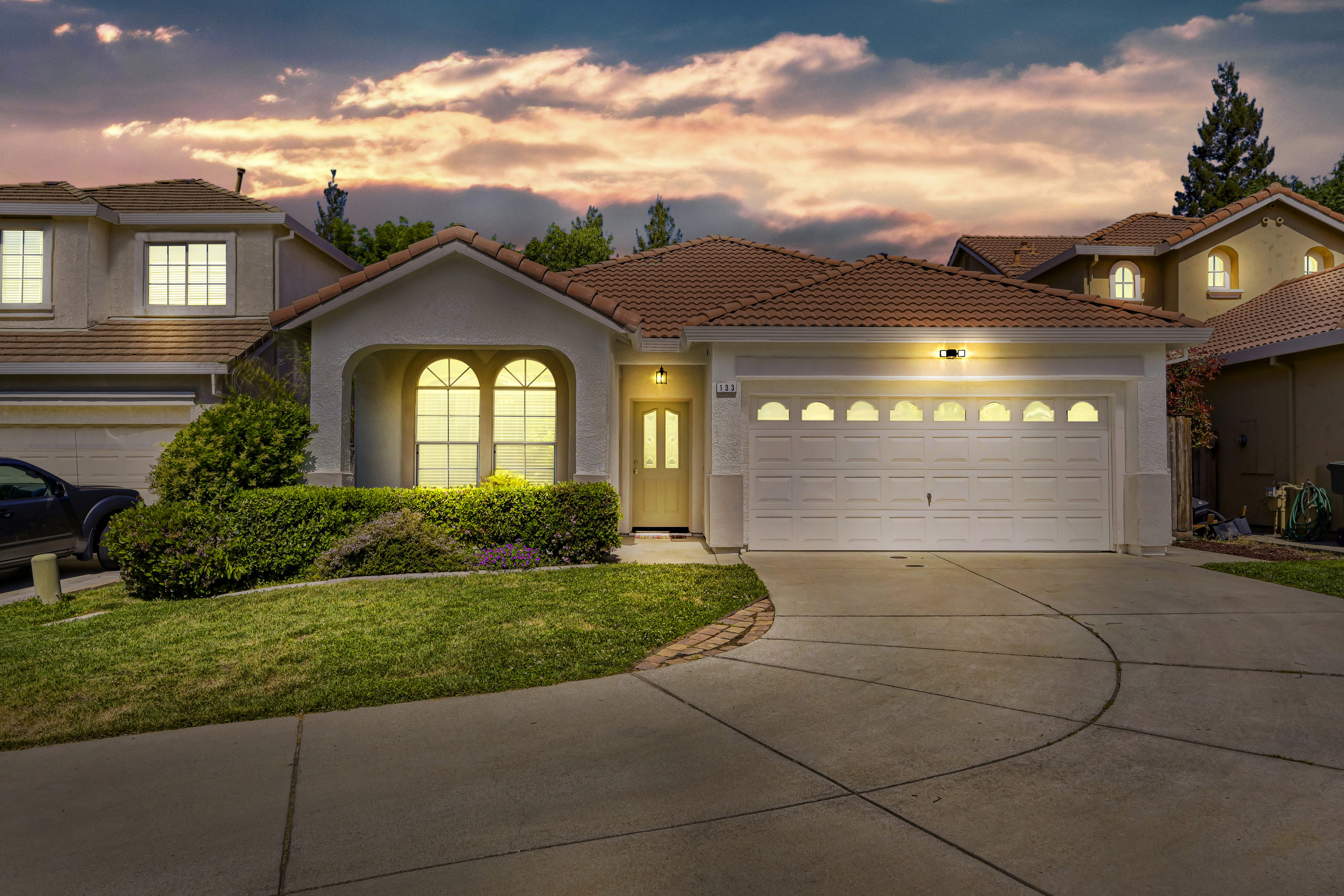 113-Look-Out-Point-Ct.-Roseville-CA-95747-Ck-Real-Estate-dusk-front (1)