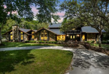 New Listing! 840 Dyson Drive, Winter Springs