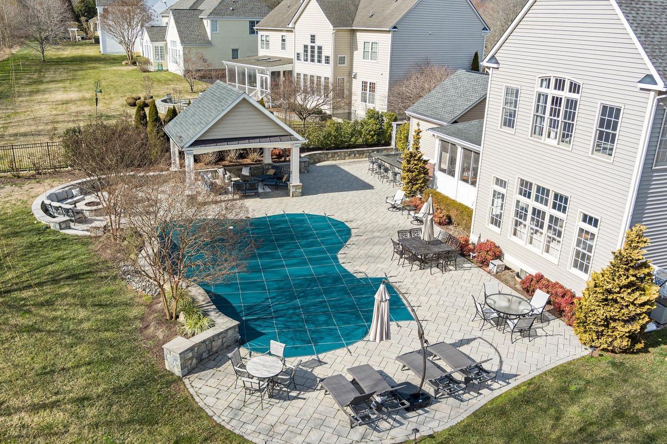 Visit my Zillow profile for more recent listings 1404 backyard