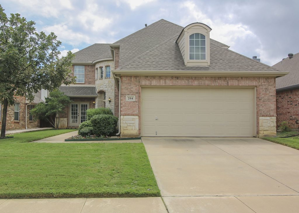 204 Fountainview Drive: $346,900