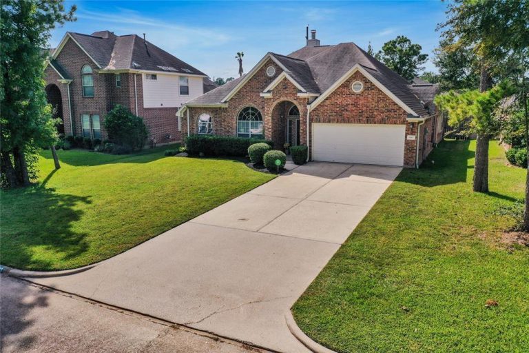 24807-havenford-dr-spring-tx-77389-driveway