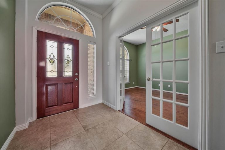 24807-haverford-rd-spring-tx-77389-foyer