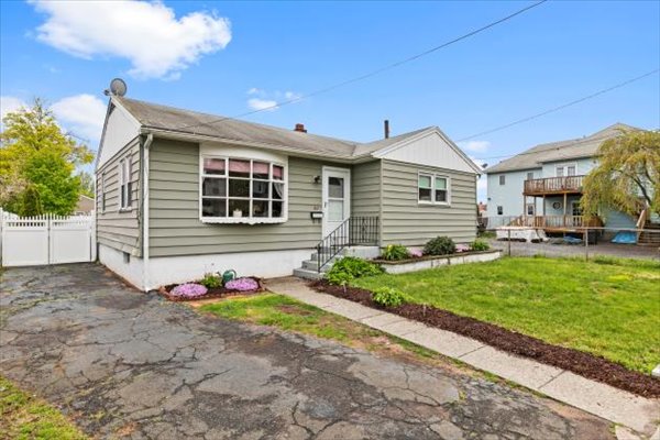 212 East Ave, West Haven, CT 06516