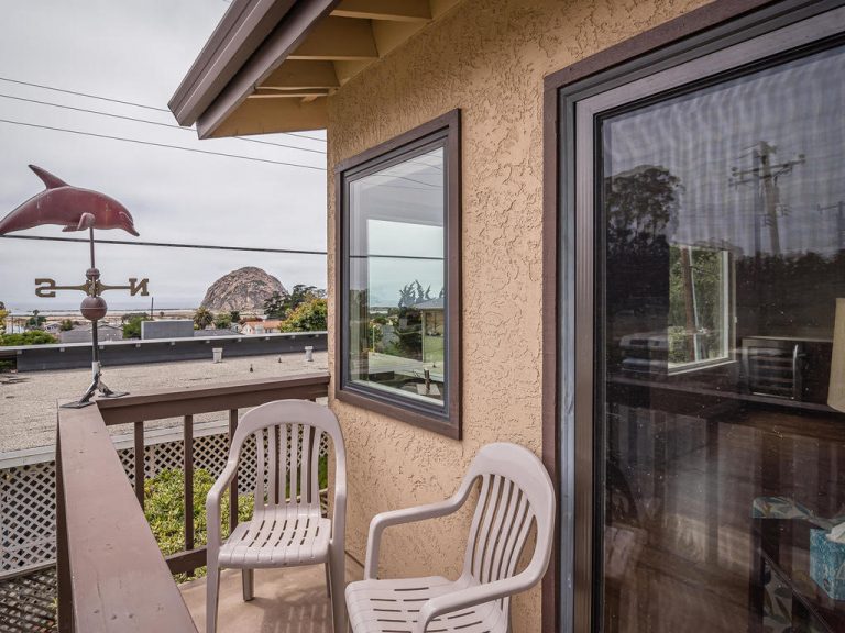555 Piney Way Unit C Morro Bay-008-008-Living Room Balcony-MLS_Size