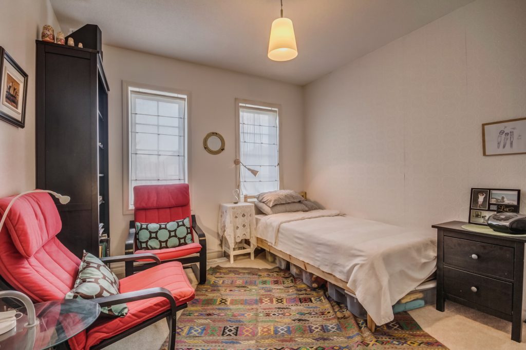 1611 Avonmore Sq Pickering, sold, freehold townhouse, top dollar