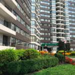 Applewood place 1333 Bloor St 712