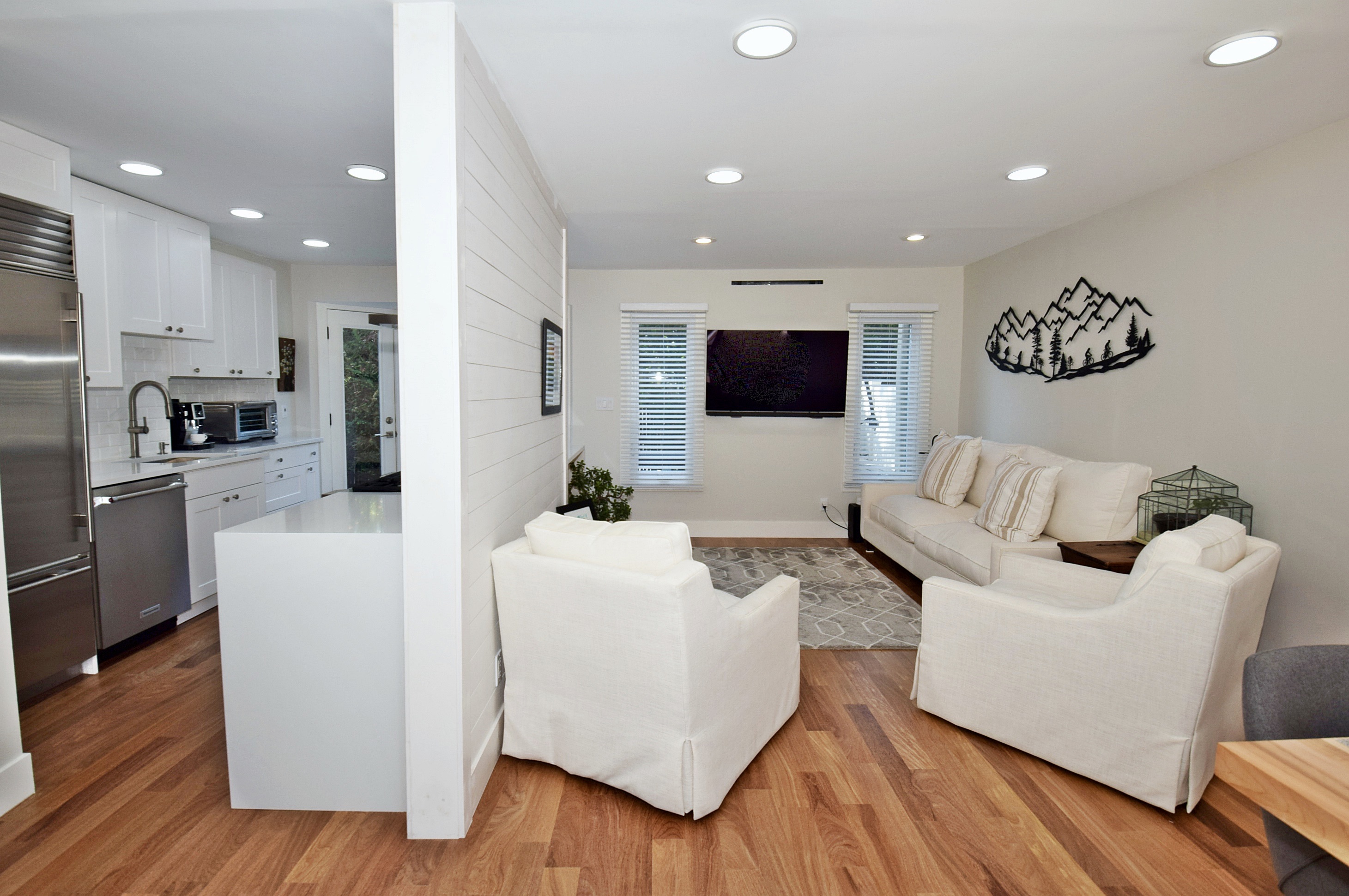 SOLD IN 16 DAYS! 1180 E. Broadway 8 Hewlett Condo Jessica Hollenstein