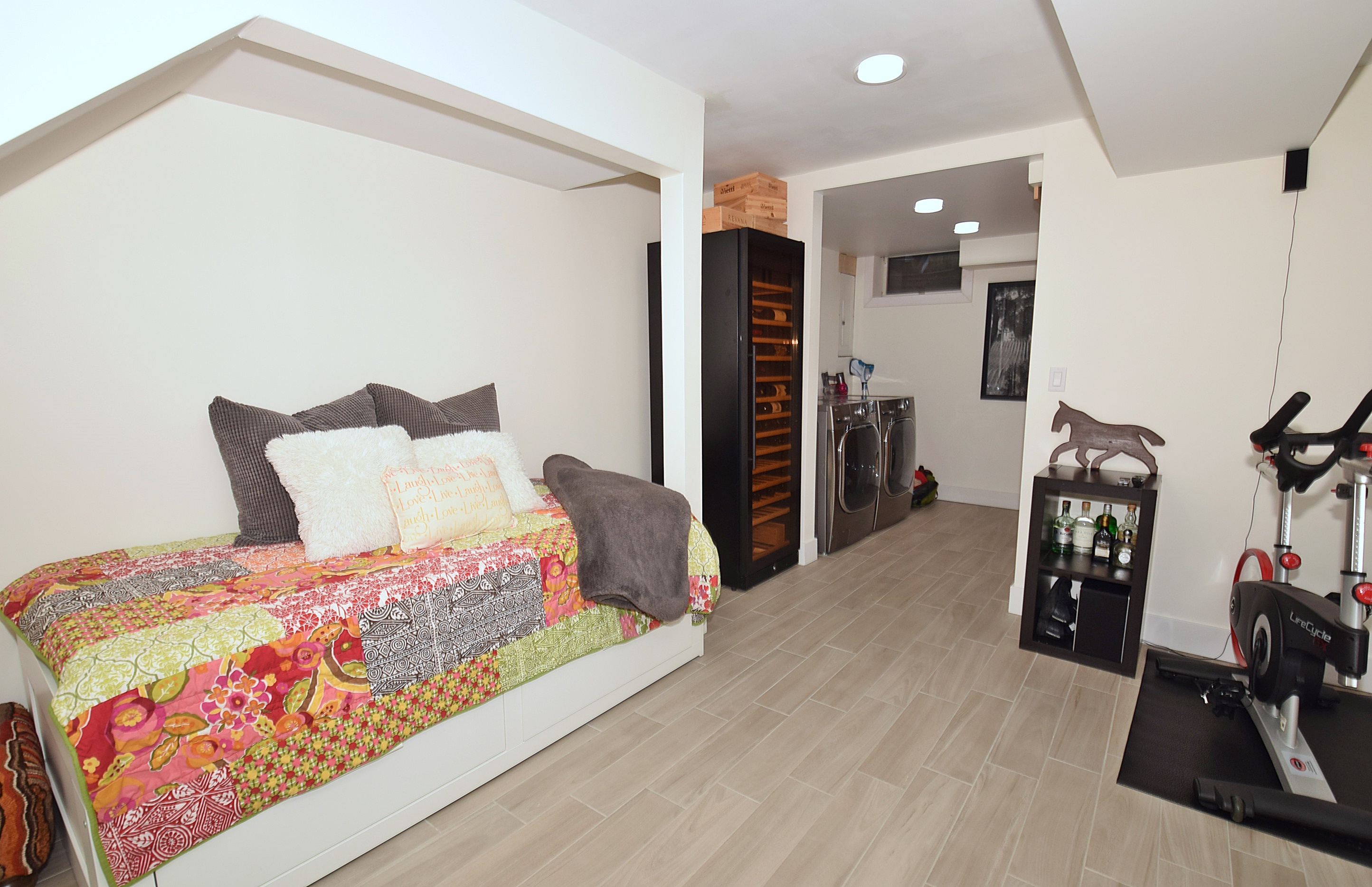 SOLD IN 16 DAYS! 1180 E. Broadway 8 Hewlett Condo Jessica Hollenstein