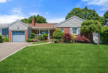 SOLD $16K OVER ASKING! 340 Main St, East Rockaway