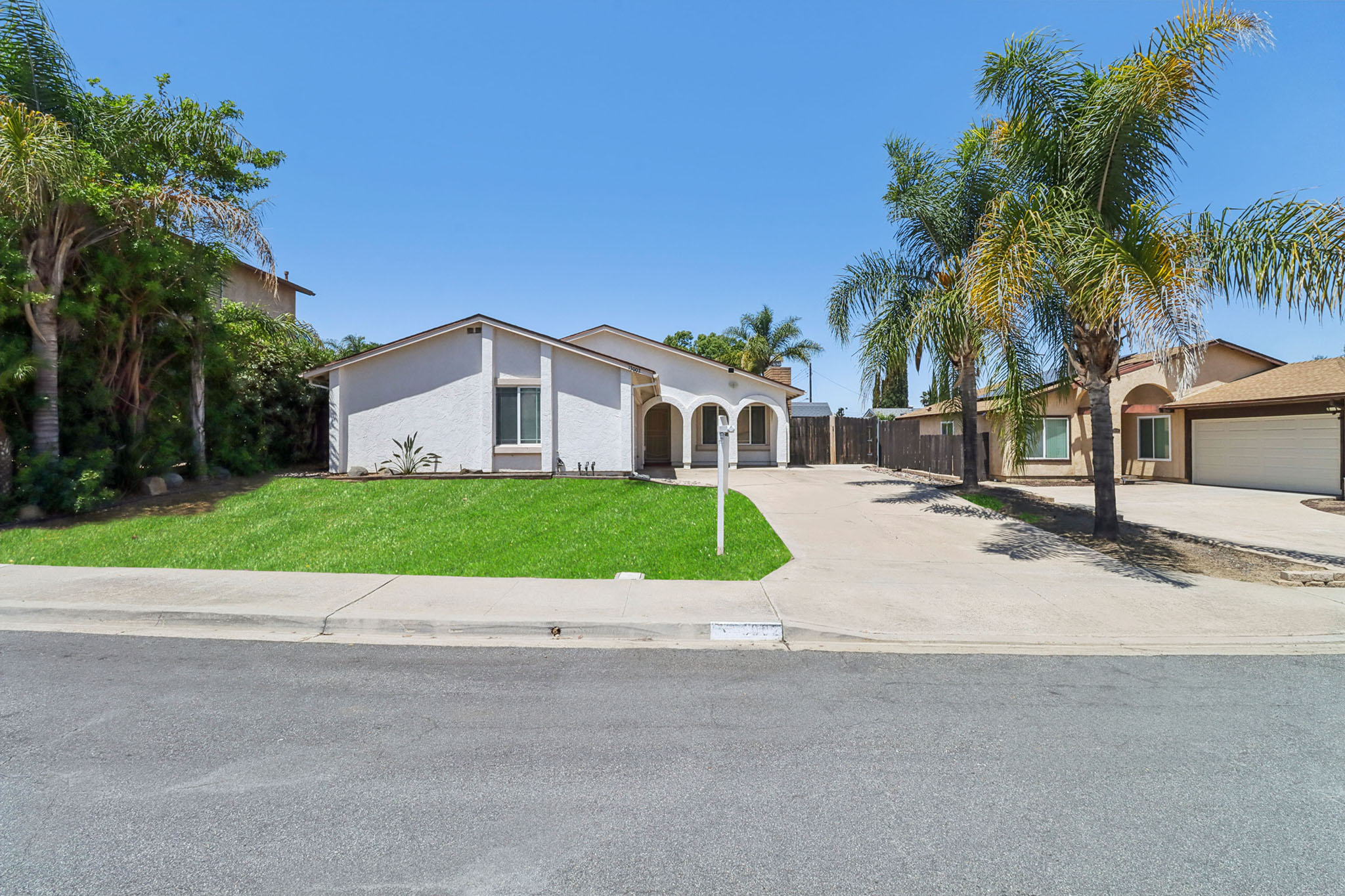3-web-or-mls-Standish Dr-0306-003