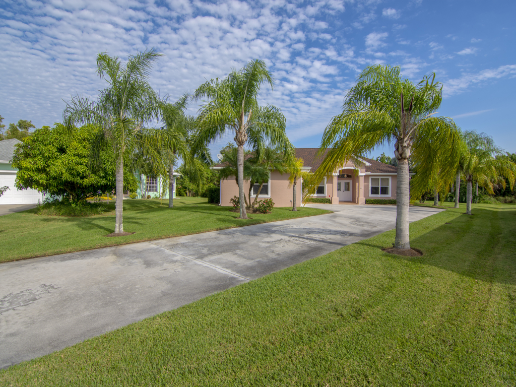 6445 36th Place Vero Beach FL 32966 Joe McQuillan
