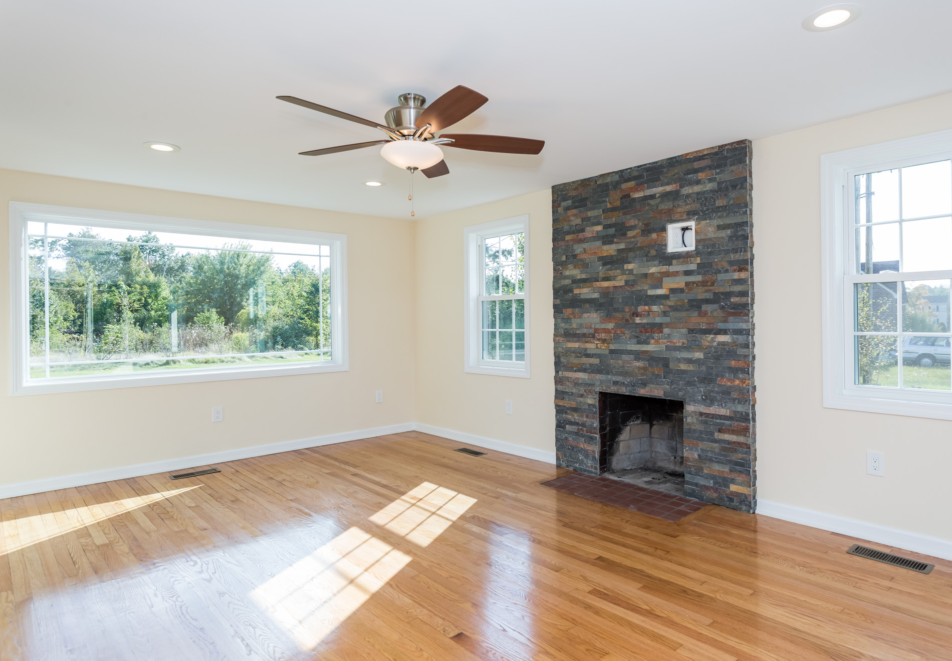 997 Tinkham Rd Wilbraham, MA 01095 Tom Morrissette Real Estate, East