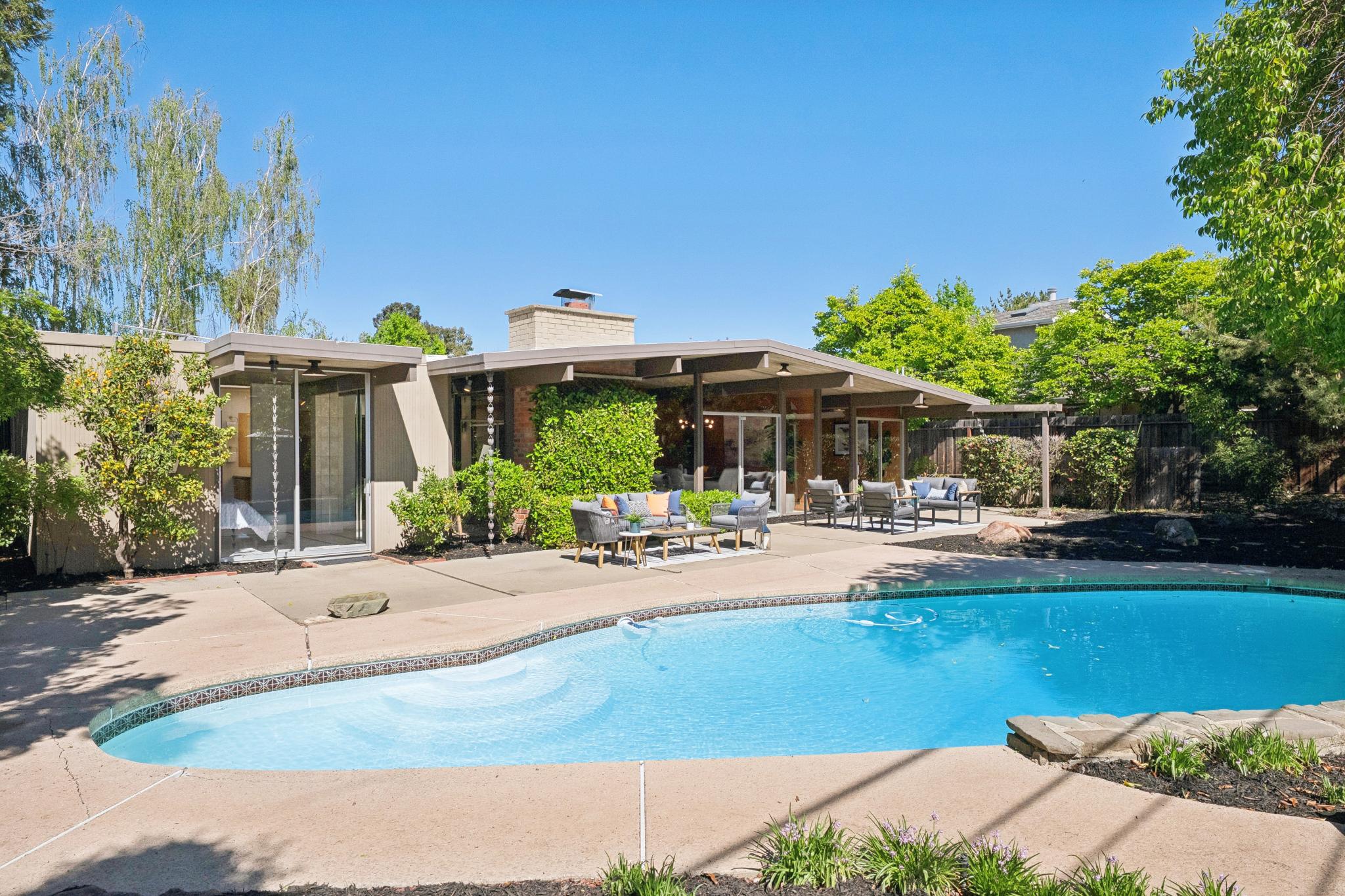 132-3736-barrington-drive.88787.p2k.064.web