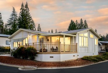 Triple Wide Manufactured Home in 55+ Community, Grass Valley