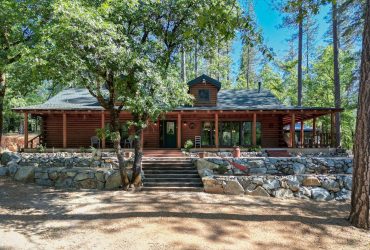 Single Level Log Home in Grass Valley, Ca on 6 Private and Peaceful Acres