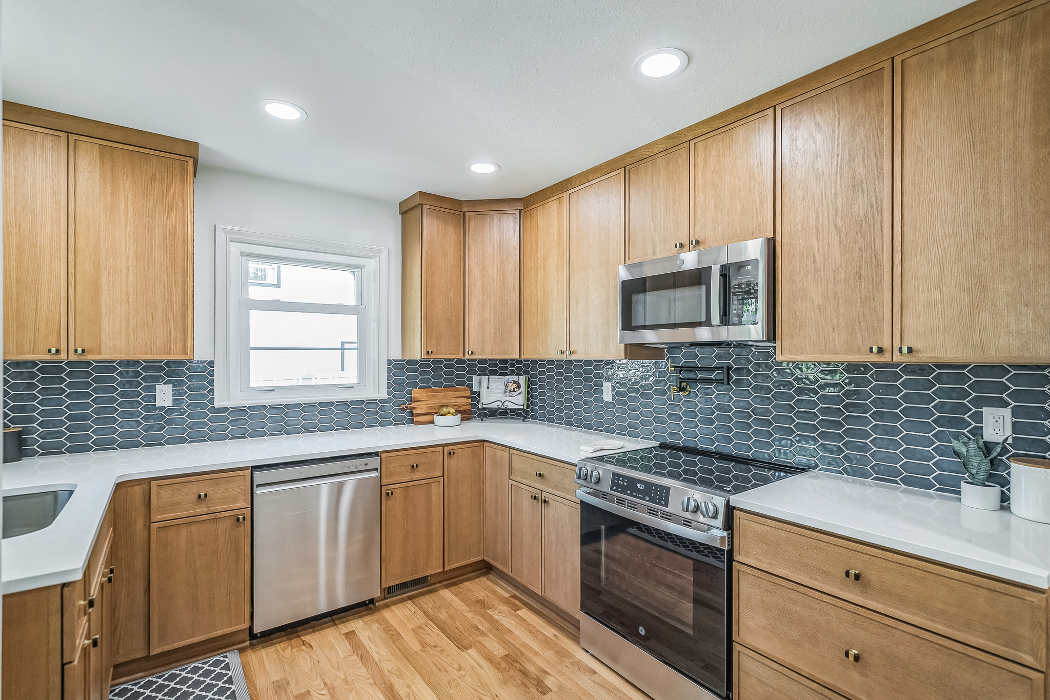 7058 N WELLESLEY AVE , Portland, OR 97203