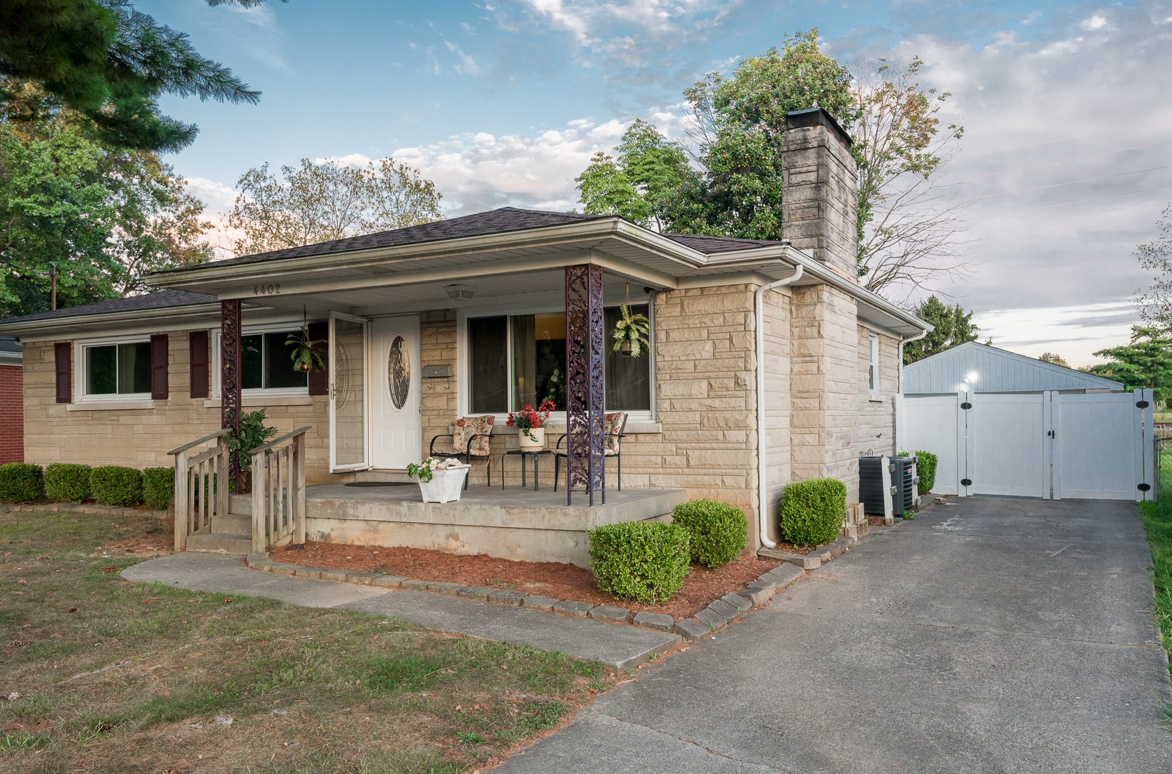 4402 Clarene Dr7