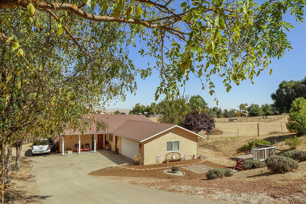 Front of Home / 8270 Shirdon Place, Paso Robles CA