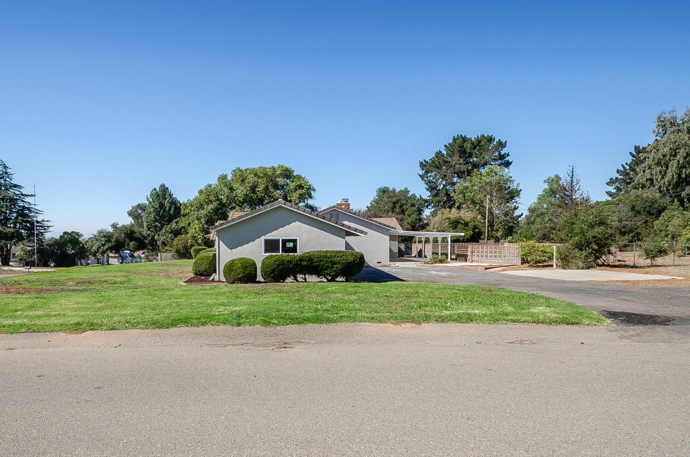 Recently Remodeled Lake Marie Estate Stephanie Souza Broker Santa