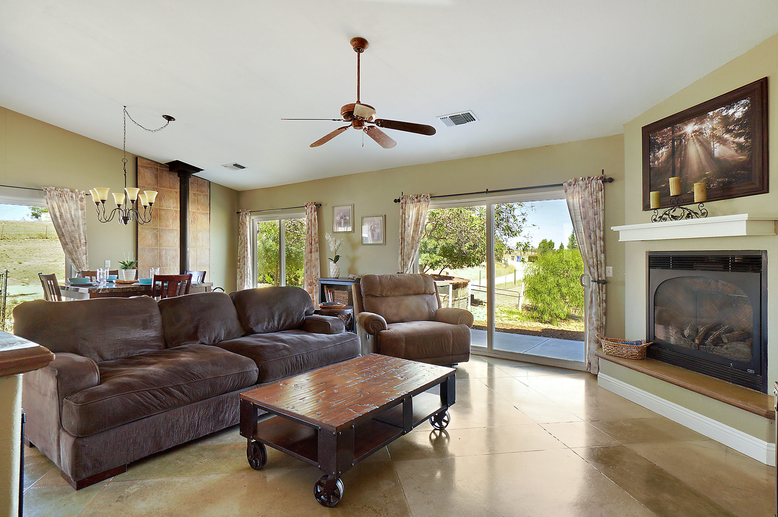 8270-Shirdon-Place-Paso-Robles-CA-Living