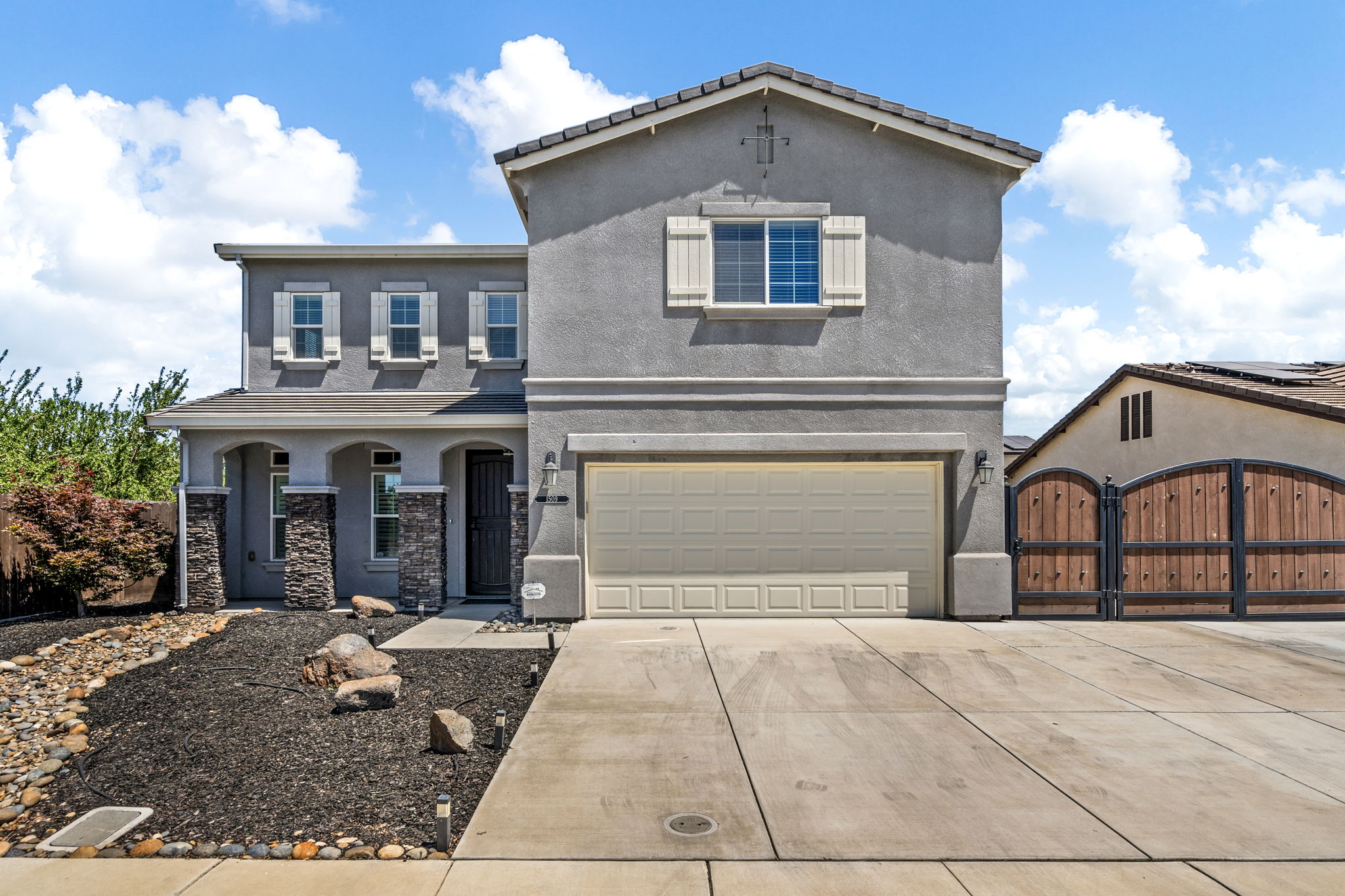 1-web-or-mls-1509 Peach Avenue Manteca (1)