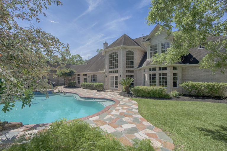 oak-drive-back-of-house-and-pool