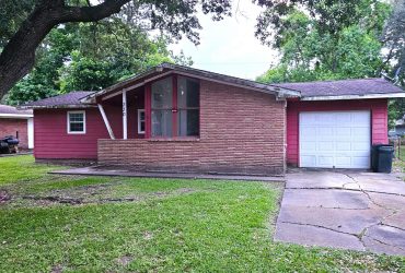 NOW SHOWING!!! 330 Cedar Drive, Hitchock