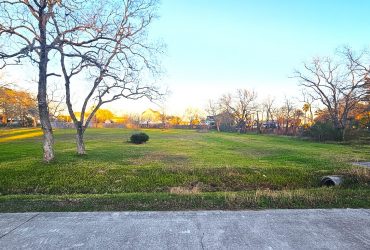 NOW SHOWING!!! 4131 Grand Blvd, Dickinson