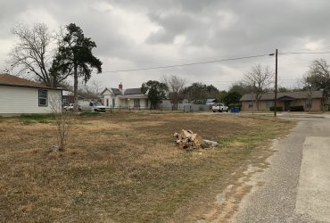 Downtown Lot in Floresville – SOLD!!