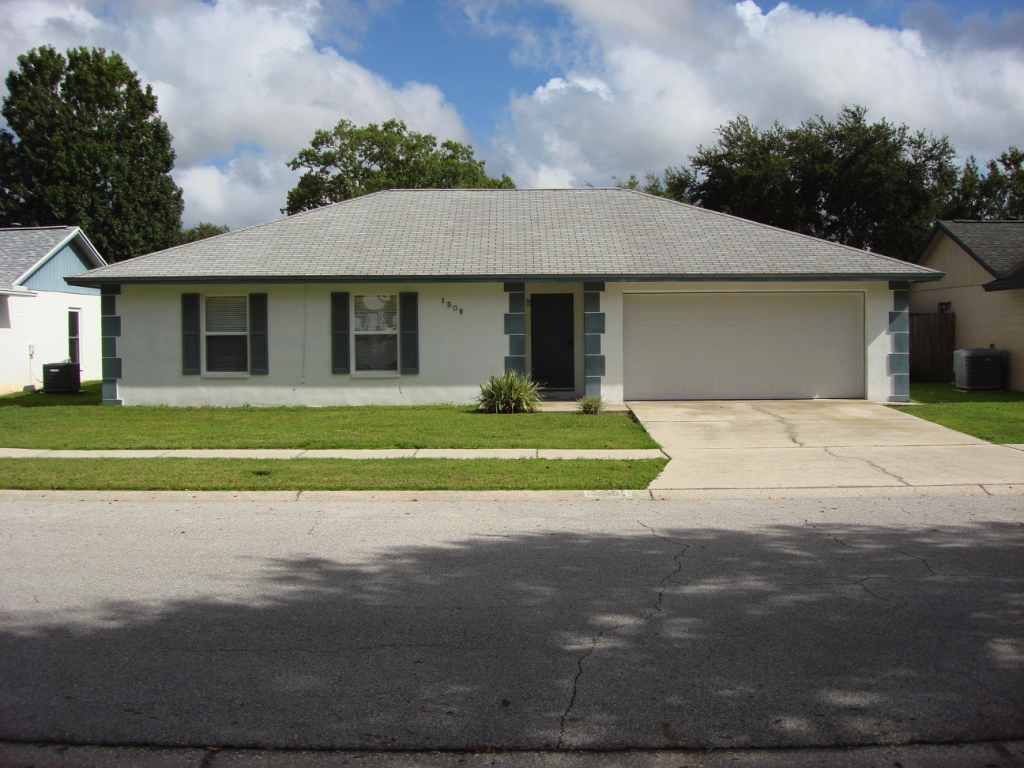 1509-blueteal-front-exterior