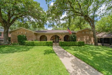 911 Wayland Drive, Arlington TX