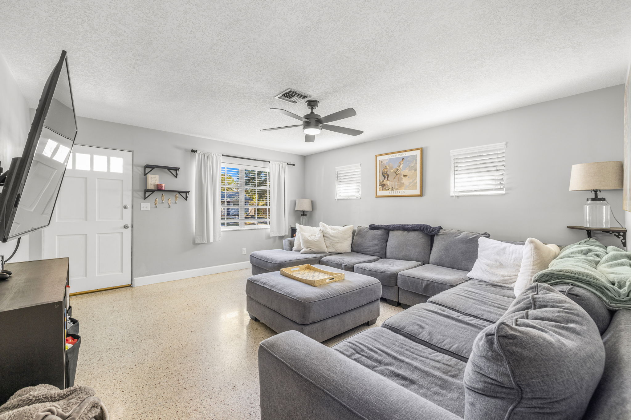 744 63rd Ave N, St. Petersburg, FL 33702